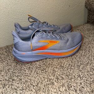 Women’s 10.5 B Brooks Athletic Shoes in Blue with Orange Highlights EUC